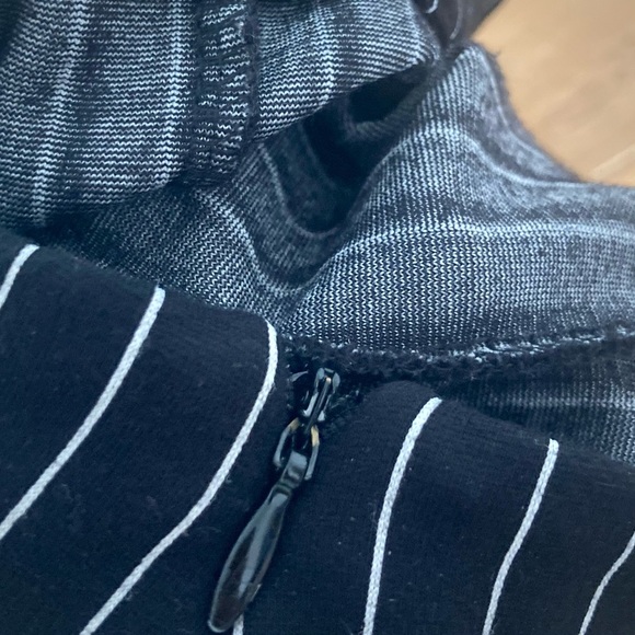 Free People Mari Ponte black pinstripe hi waist crop ruffle bellbottoms size 0 - Picture 8 of 14